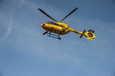 Pluederhausen: Toedlicher Verkehrsunfall auf der B29 - BMW ueberschlaegt sich - 4 Verletzte